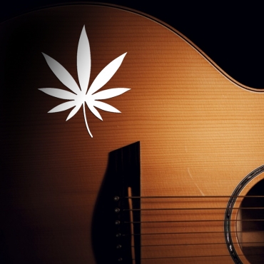 Наклейка cannabis на гитару