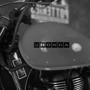 Наклейка на мотоцикл Honda Automobiles