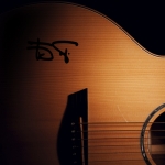 Наклейка на гитару автограф Бориса Гребенщикова
