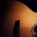 Наклейка на гитару автограф Виктора Цоя
