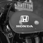 Наклейка на мотоцикл Honda logo