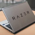 Наклейка на ноутбук надпись RAZER