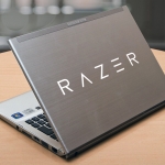 Наклейка на ноутбук надпись RAZER
